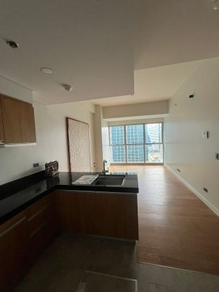 Semi Furnished 1 Bedroom at Haru Tower  The Seasons Residences