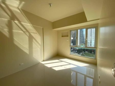 1 Bedroom Unit with PARKING at Avida Towers Turf, BGC for Rent