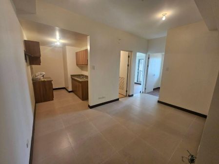 Unfurnished Condo Unit in Fairlane Residences