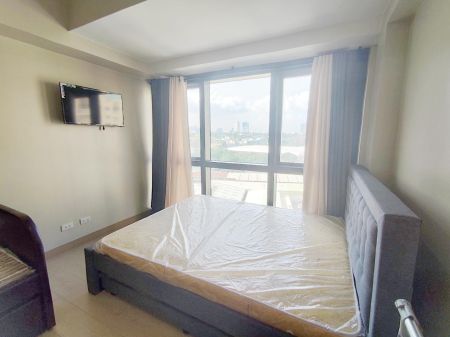 Furnished Studio for Rent in One Eastwood Ave