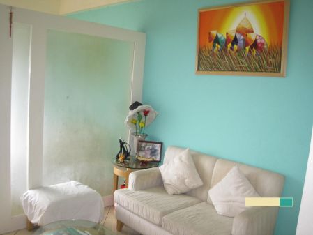 Paseo Parkview Studio w/ Parking Refreshing View of Ayala Park