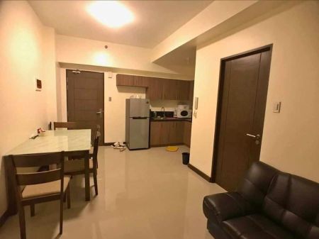 Fully Furnished 1 Bedroom Unit at Magnolia Residences for Rent