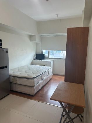 Fully Furnished Studio Unit in Eton Tower Makati