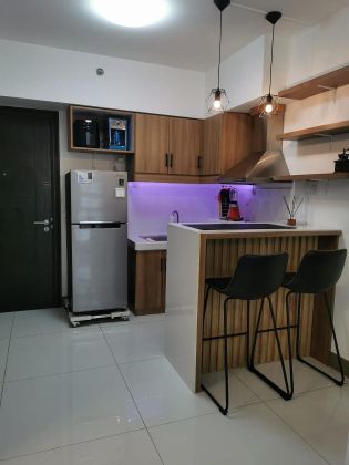 Fully Furnished 1 Bedroom Unit in Avida Towers 34th Street BGC 