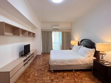 Fully Furnished 2BR Unit at The Frabella 1 Condo Makati