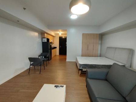 Park Triangle Residences Studio Unit for Rent in Bgc