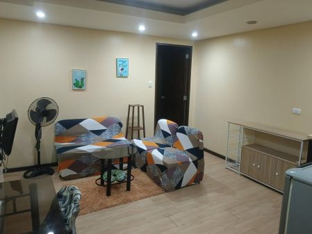For Rent Fully Furnished 1 Bedroom in Seibu Tower BGC Taguig