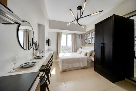 Fully Furnished Studio Unit located at the heart of It Park