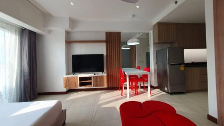Furnished Studio with Parking in The Royalton at Capitol Commons