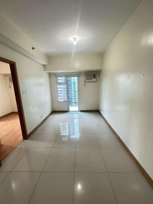 Semi Furnished 1 Bedroom Unit at Trion Towers for Rent