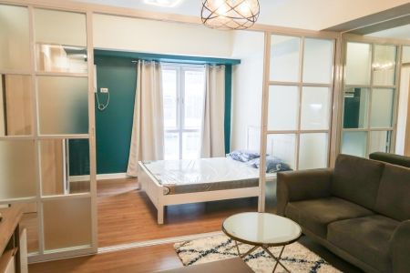Studio Fully Furnished in Two Maridien